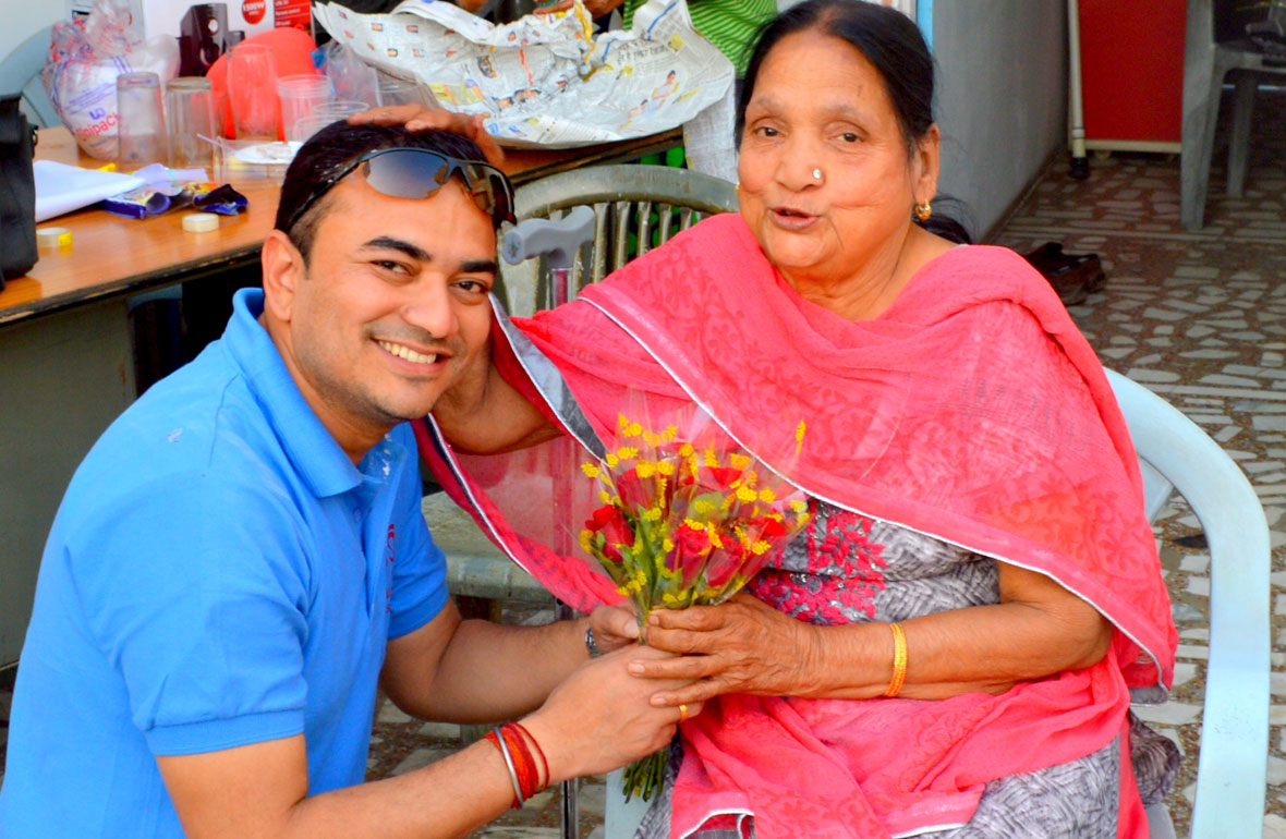 This story about an NGO by volunteer to give back society and help orphans by Gaurav will leave an indelible impact on your heart