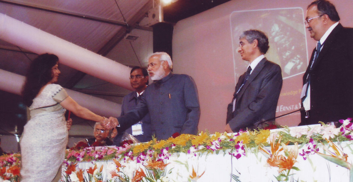 You will be inspired to read this in-depth story about Hina Shah - a woman of substance - Gujrat-based woman leader and entrepreneur