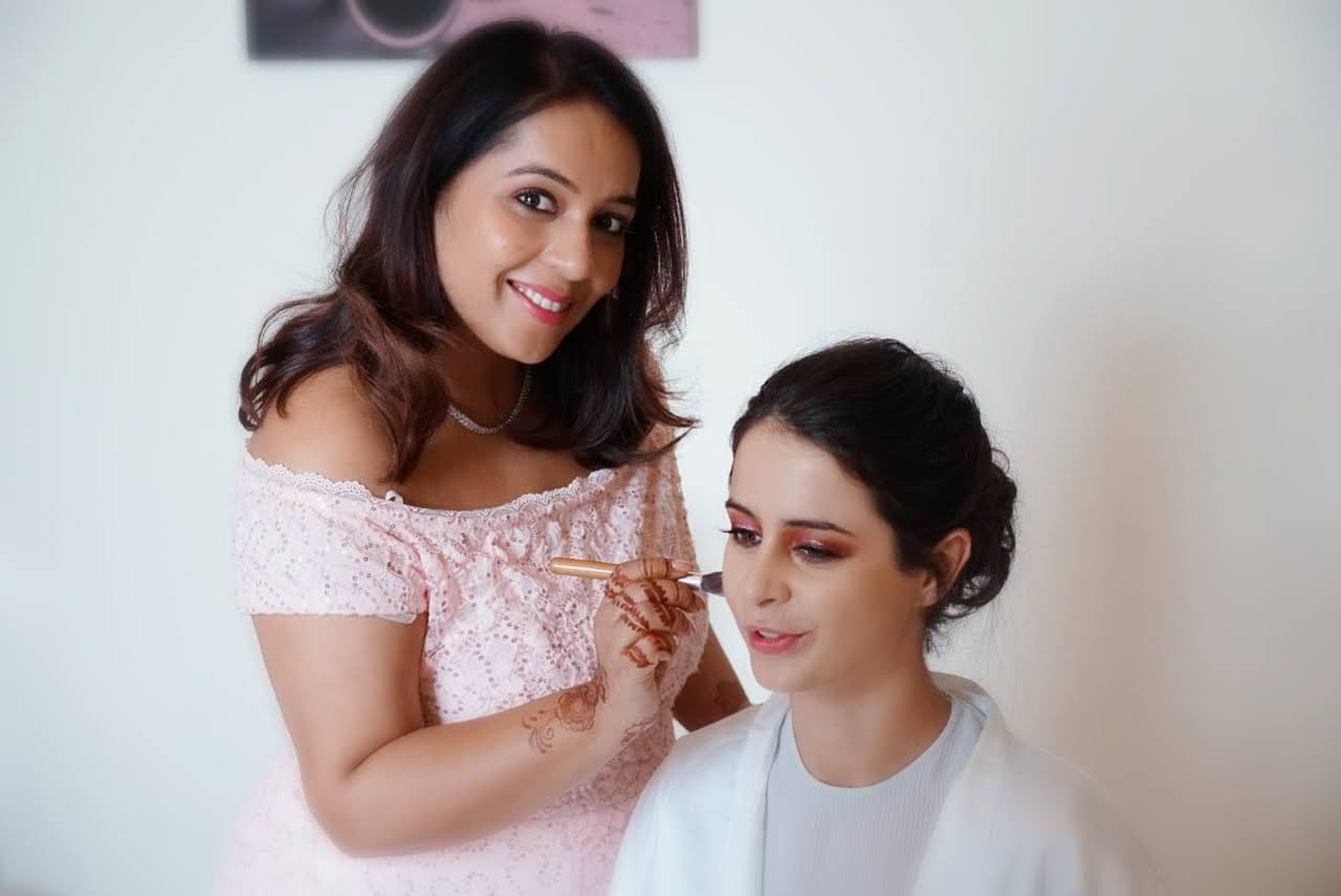 Plunging into the colorful Make-up World – Deepti Mohinder
