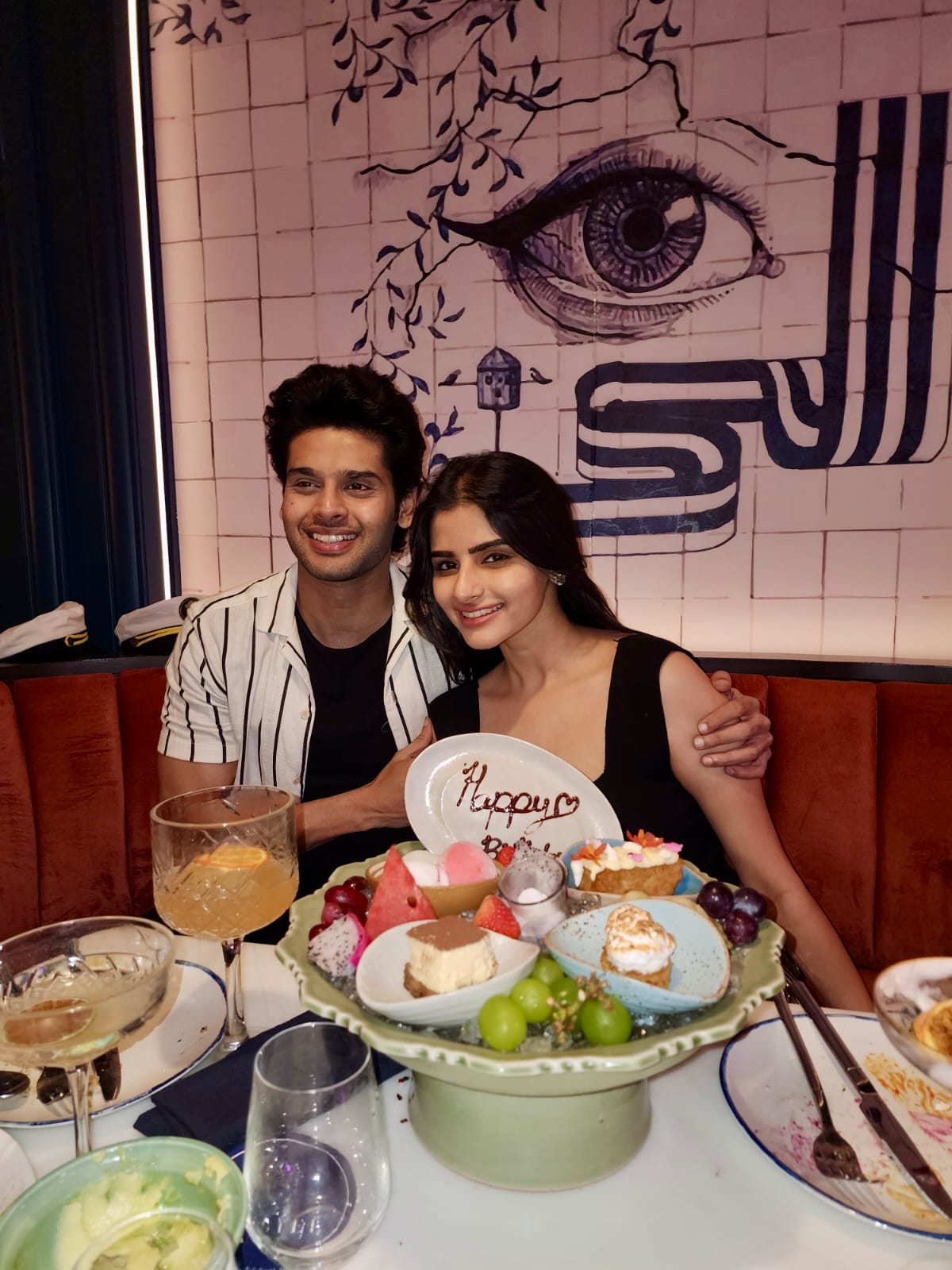 Actress Bhagyashree’s daughter celebrates birthday in style!