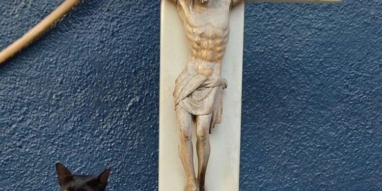 The Black Cat at the Cross and the Bad Omen it is meant to be