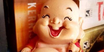 Smiles in Stillness: Embracing Zen Meditation