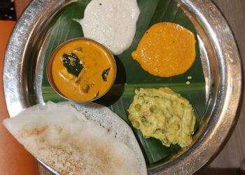 Malabar Stew & Chettinad Curry, Aapam & Neer Dosa on a Banana Leaf