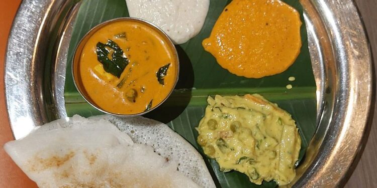 Malabar Stew & Chettinad Curry, Aapam & Neer Dosa on a Banana Leaf