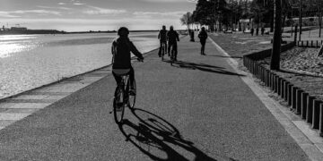 Riding the Tides of Fortune with Steady, Resilient Hearts