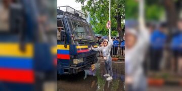 A Mumbai ‘Tank Man’ Moment
