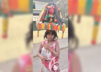The little devotee of Kadak Lakshmi